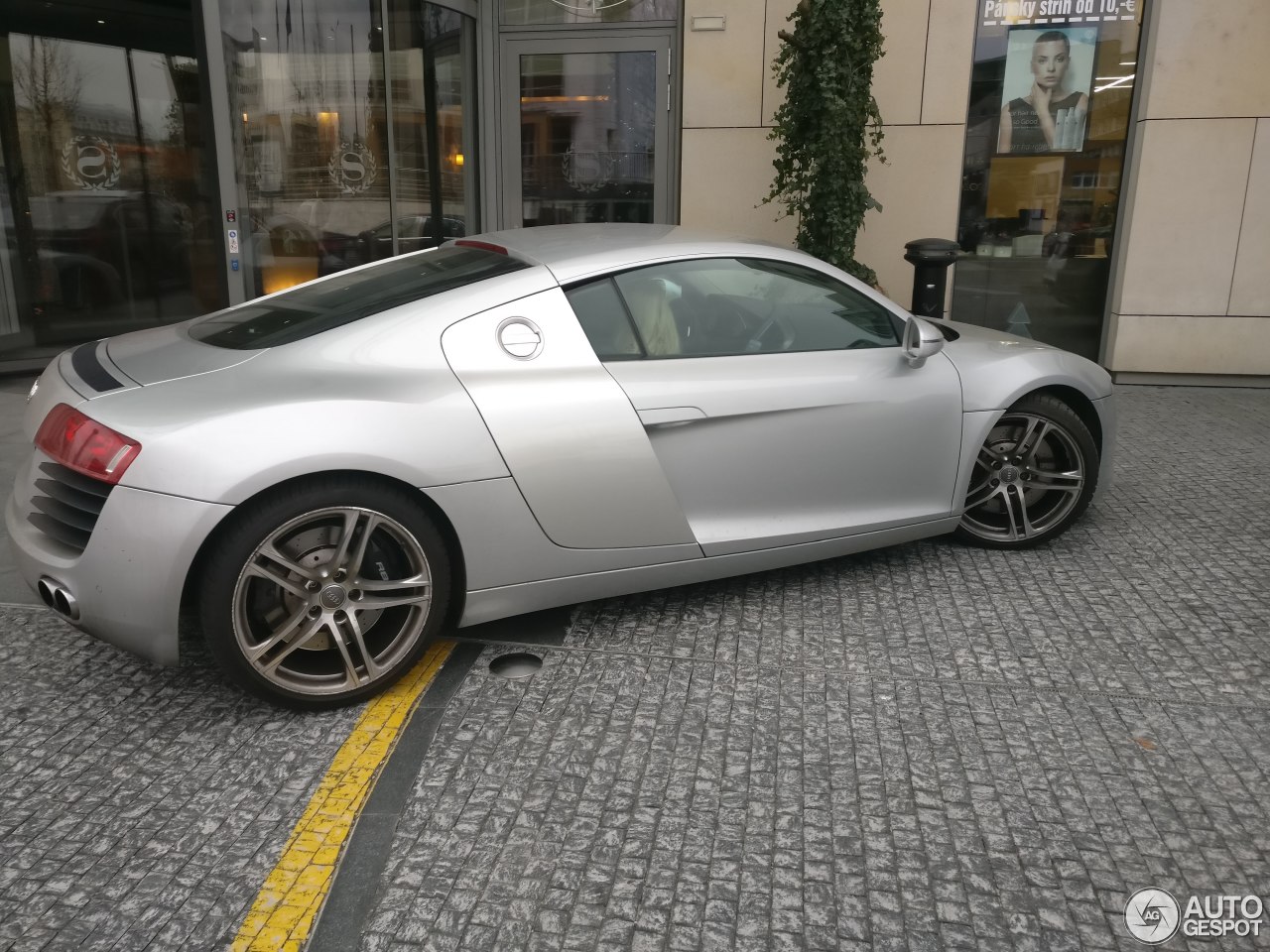 Audi R8