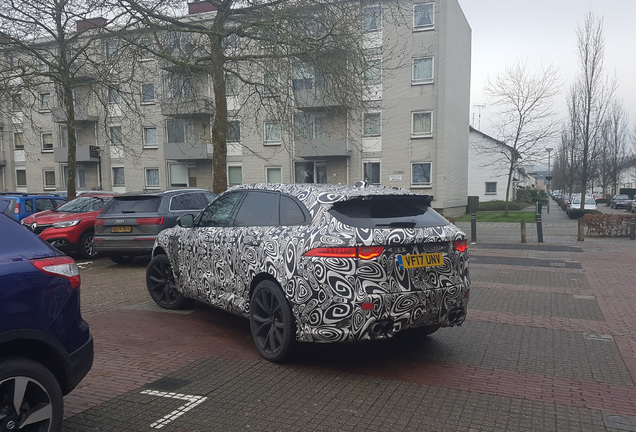 Jaguar F-PACE SVR