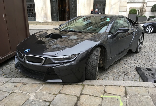 BMW i8