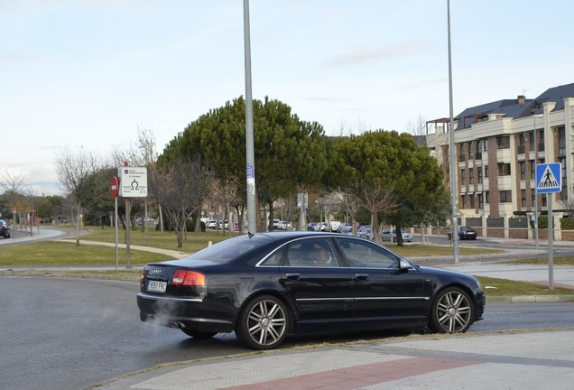 Audi S8 D3