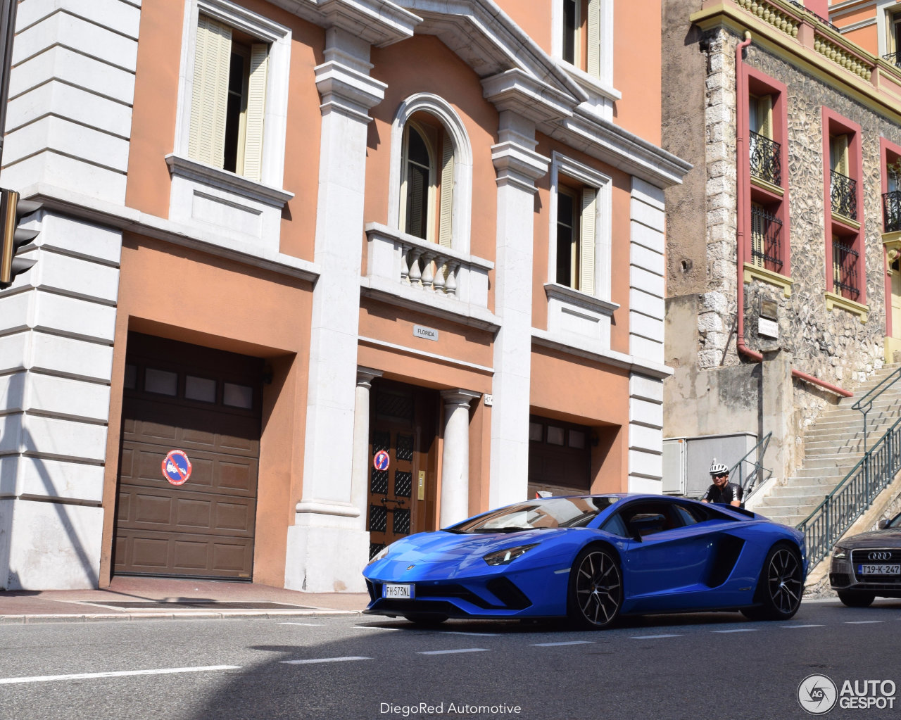 Lamborghini Aventador S LP740-4