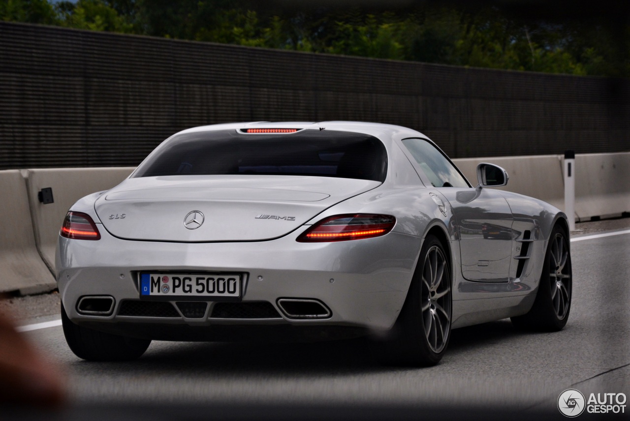 Mercedes-Benz SLS AMG