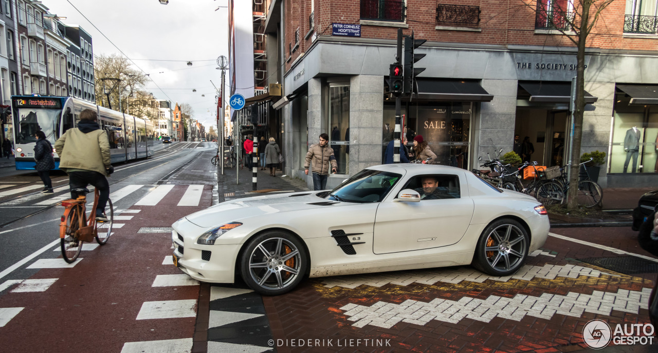 Mercedes-Benz SLS AMG