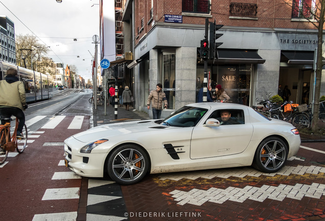 Mercedes-Benz SLS AMG