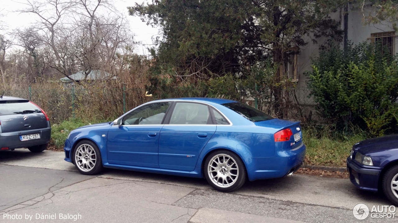 Audi RS4 Sedan