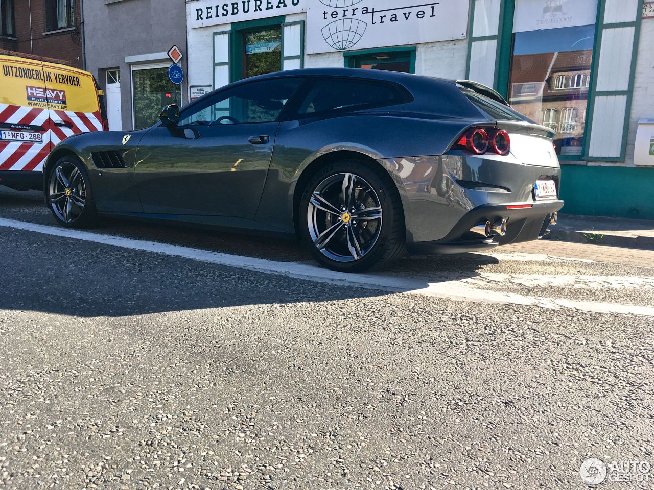 Ferrari GTC4Lusso