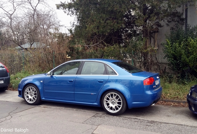 Audi RS4 Sedan