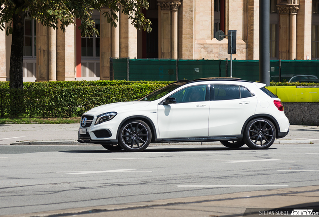 Mercedes-AMG GLA 45 X156