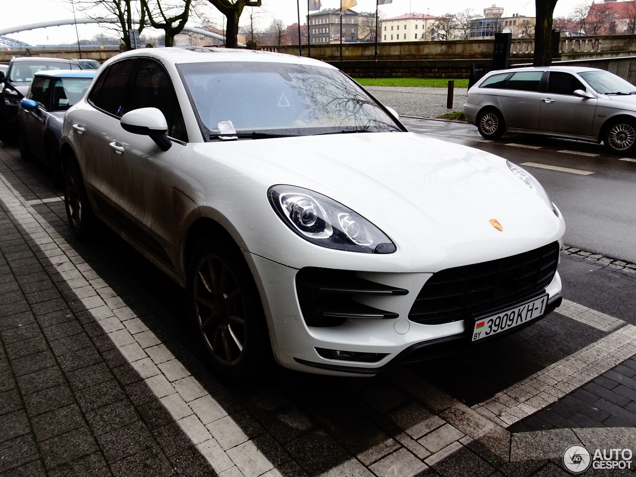 Porsche 95B Macan Turbo