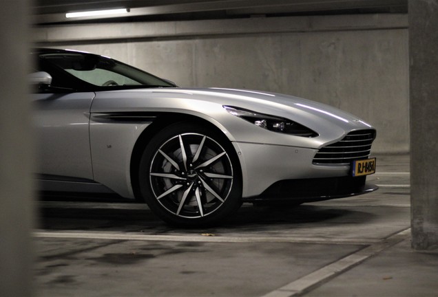 Aston Martin DB11