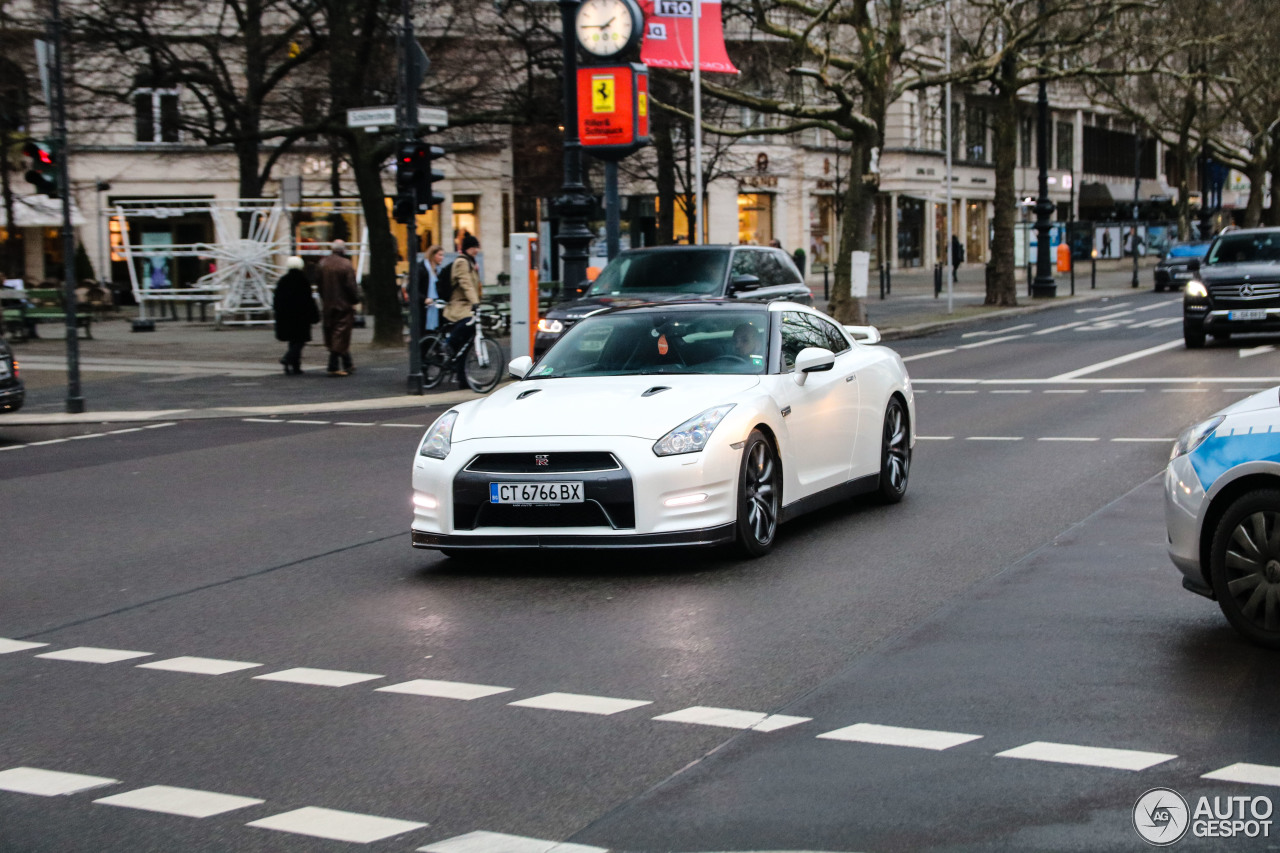 Nissan GT-R 2013