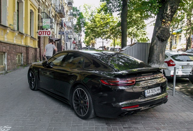 Porsche 971 Panamera Turbo