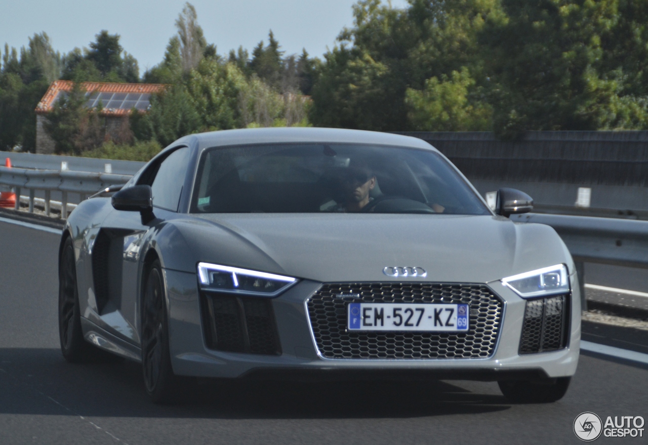 Audi R8 V10 Plus 2015