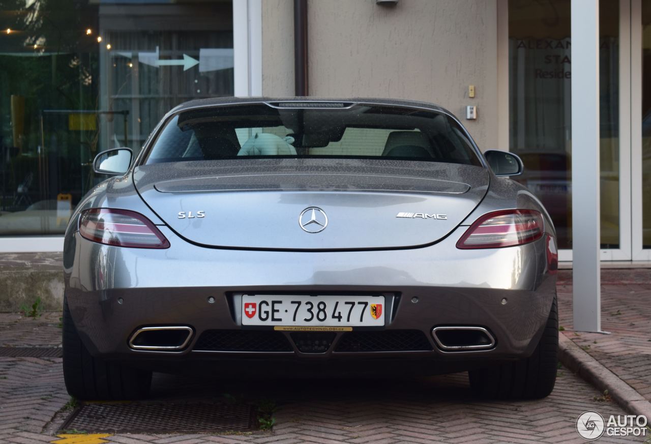 Mercedes-Benz SLS AMG