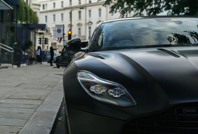 Aston Martin DB11