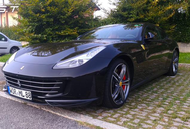 Ferrari GTC4Lusso