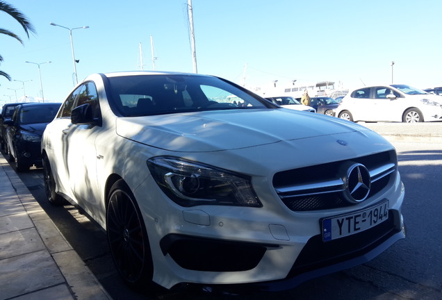 Mercedes-Benz CLA 45 AMG C117