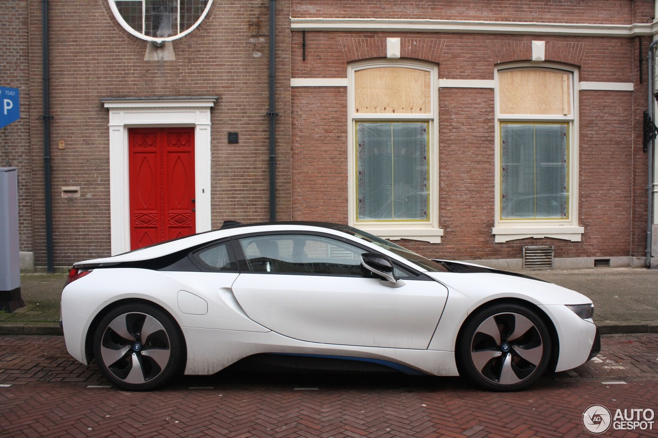 BMW i8