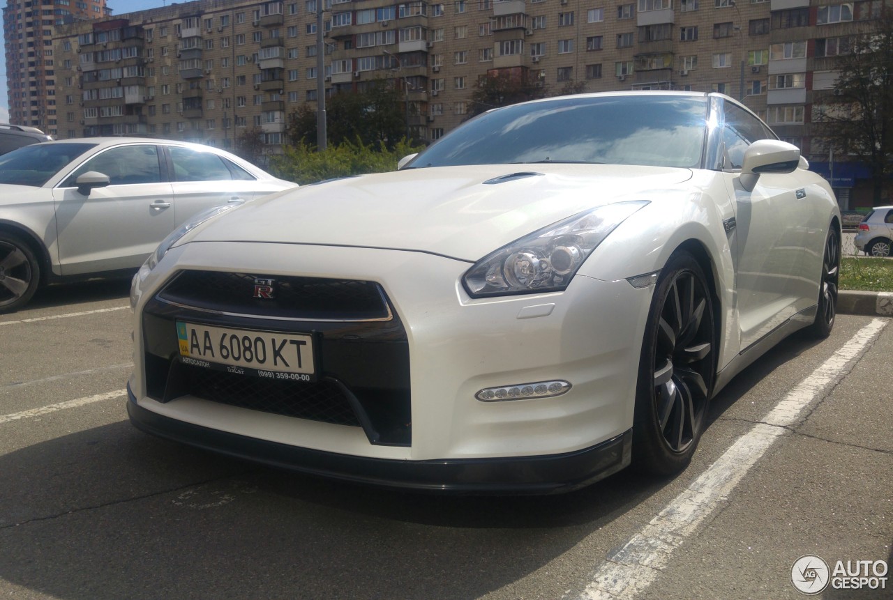 Nissan GT-R 2012