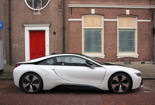 BMW i8