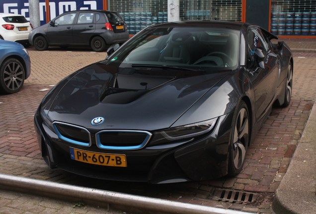 BMW i8