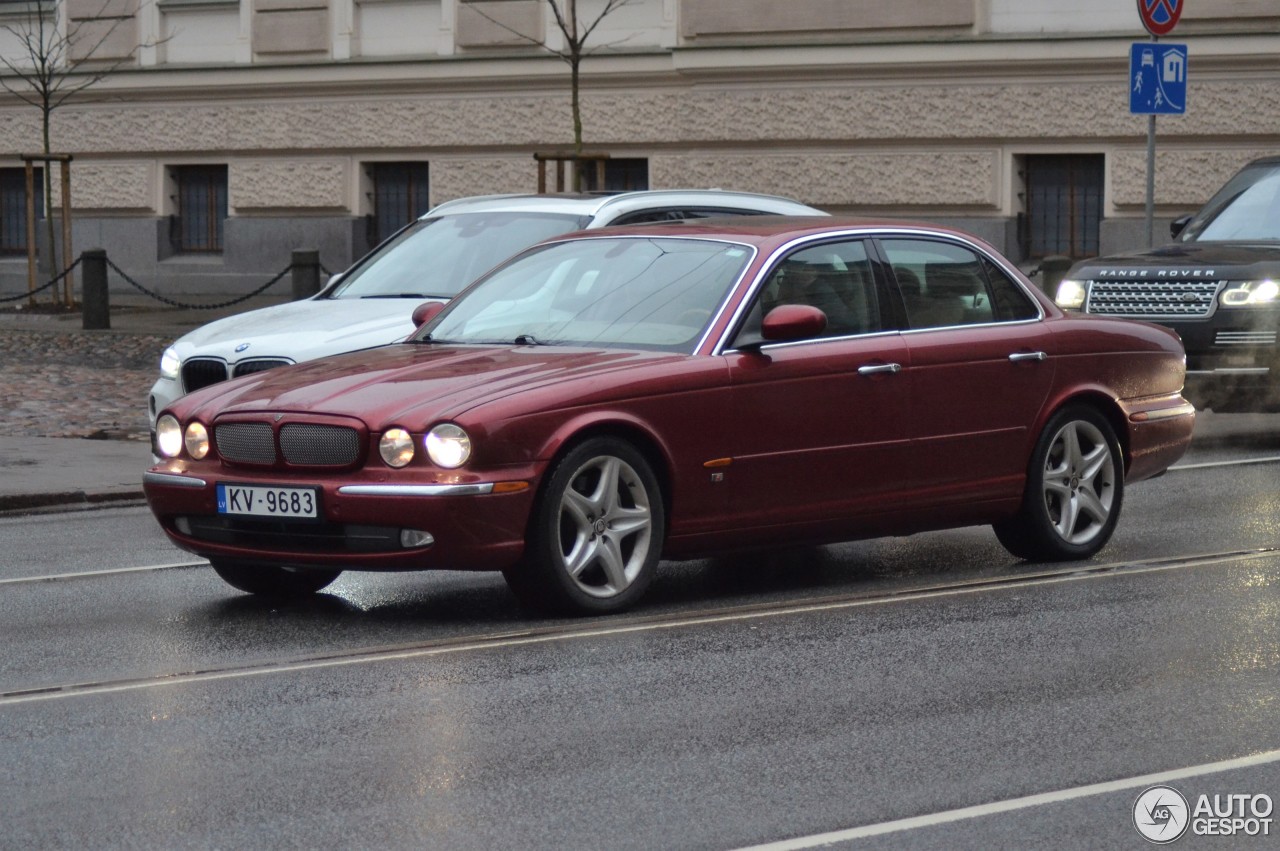 Jaguar XJR