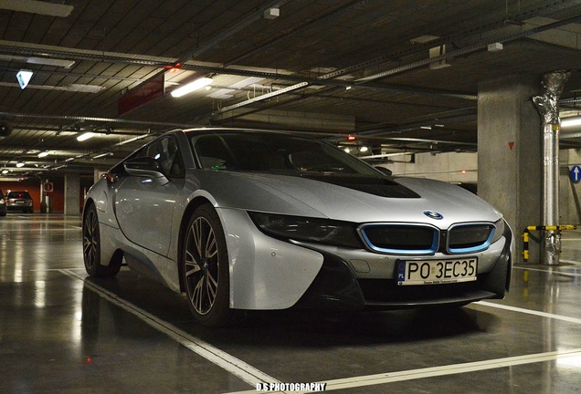 BMW i8