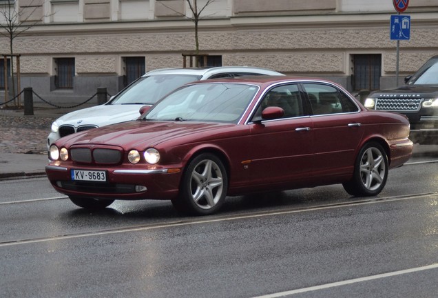 Jaguar XJR