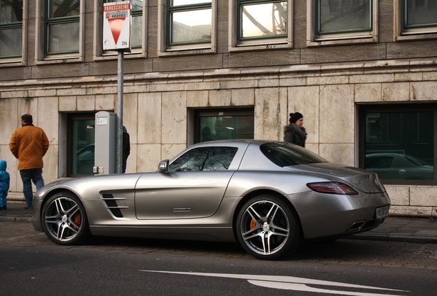 Mercedes-Benz SLS AMG