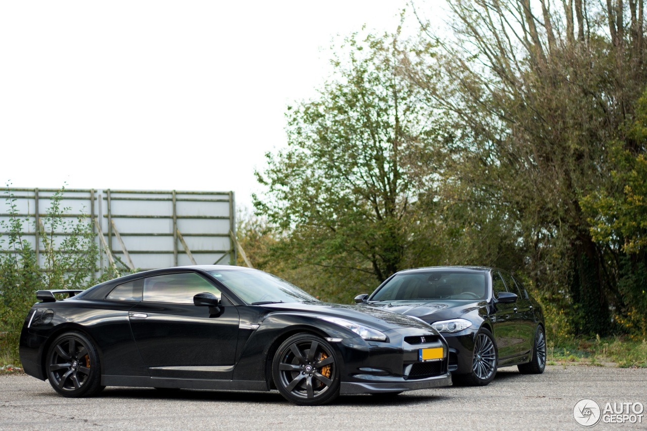 Nissan GT-R