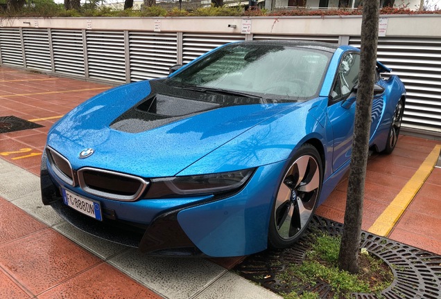 BMW i8