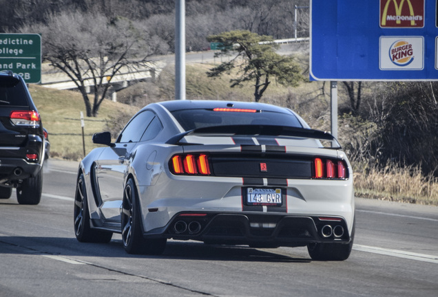 Ford Mustang Shelby GT350R 2015