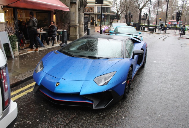 Lamborghini Aventador LP750-4 SuperVeloce Roadster