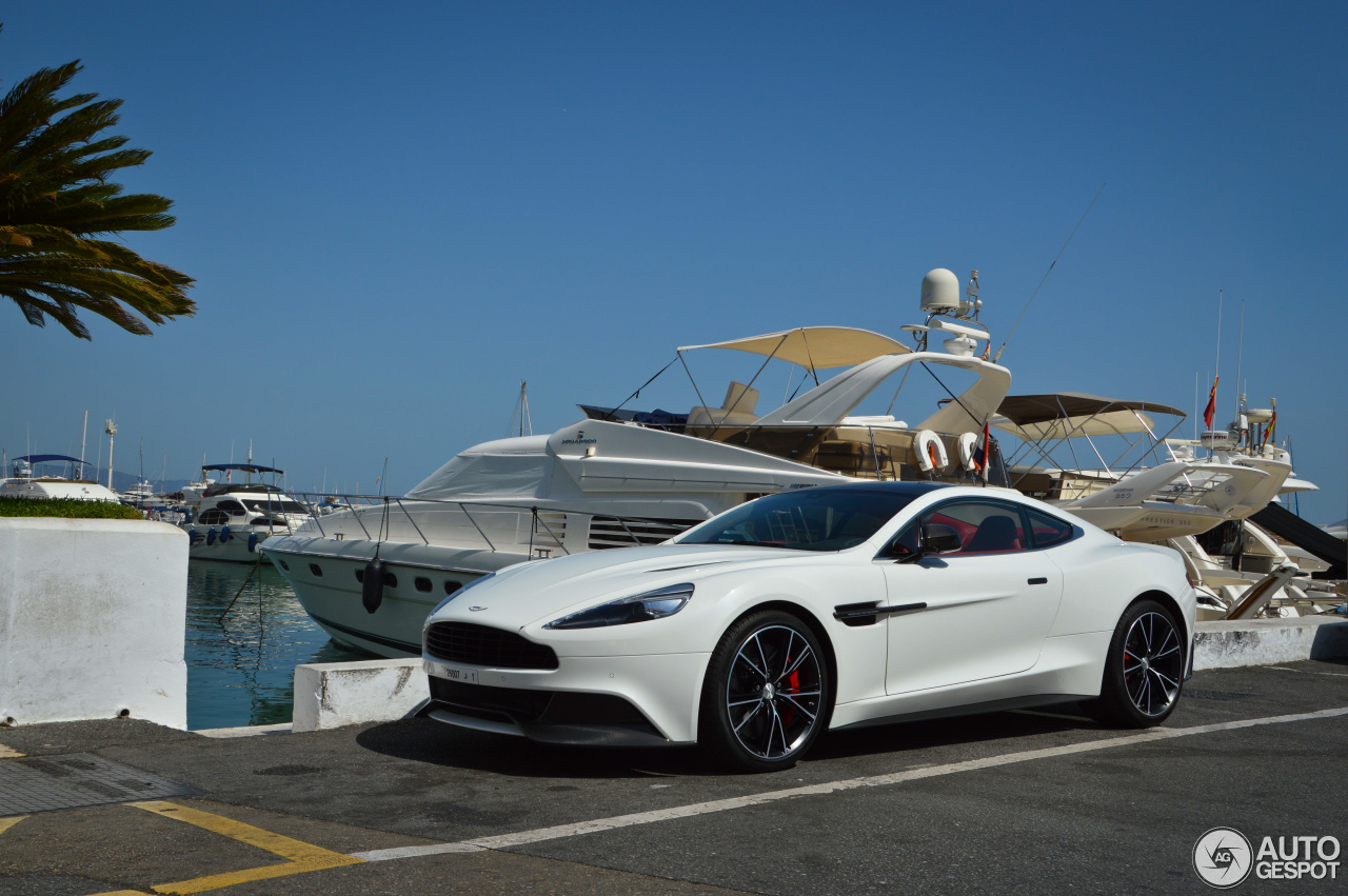 Aston Martin Vanquish 2015 Carbon White Edition