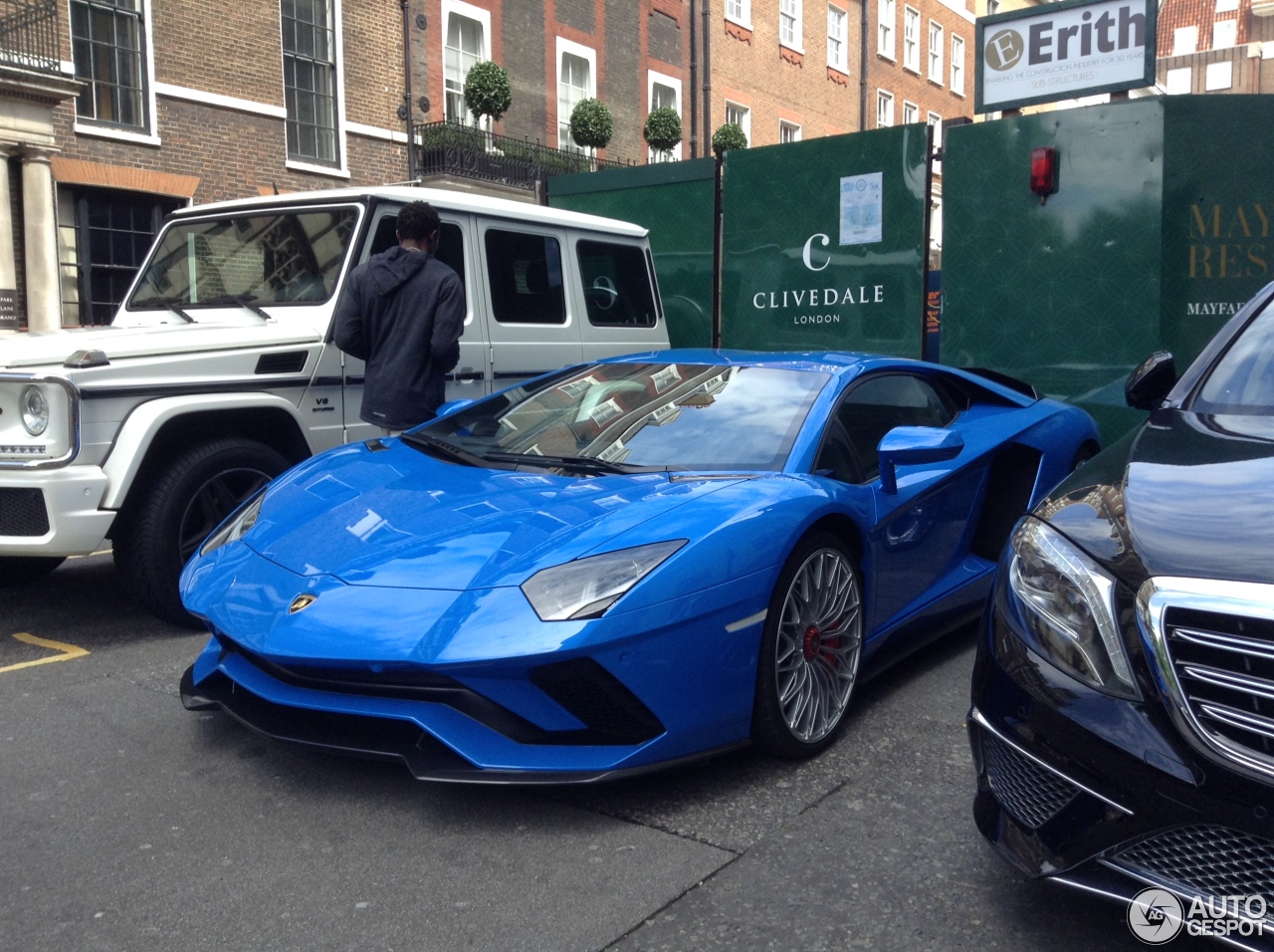 Lamborghini Aventador S LP740-4