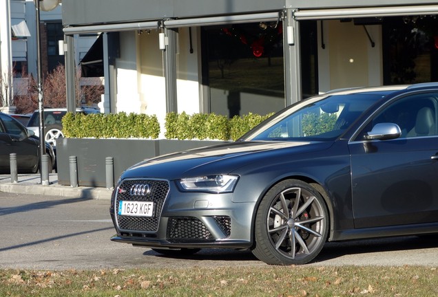 Audi RS4 Avant B8