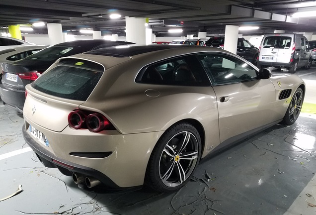 Ferrari GTC4Lusso