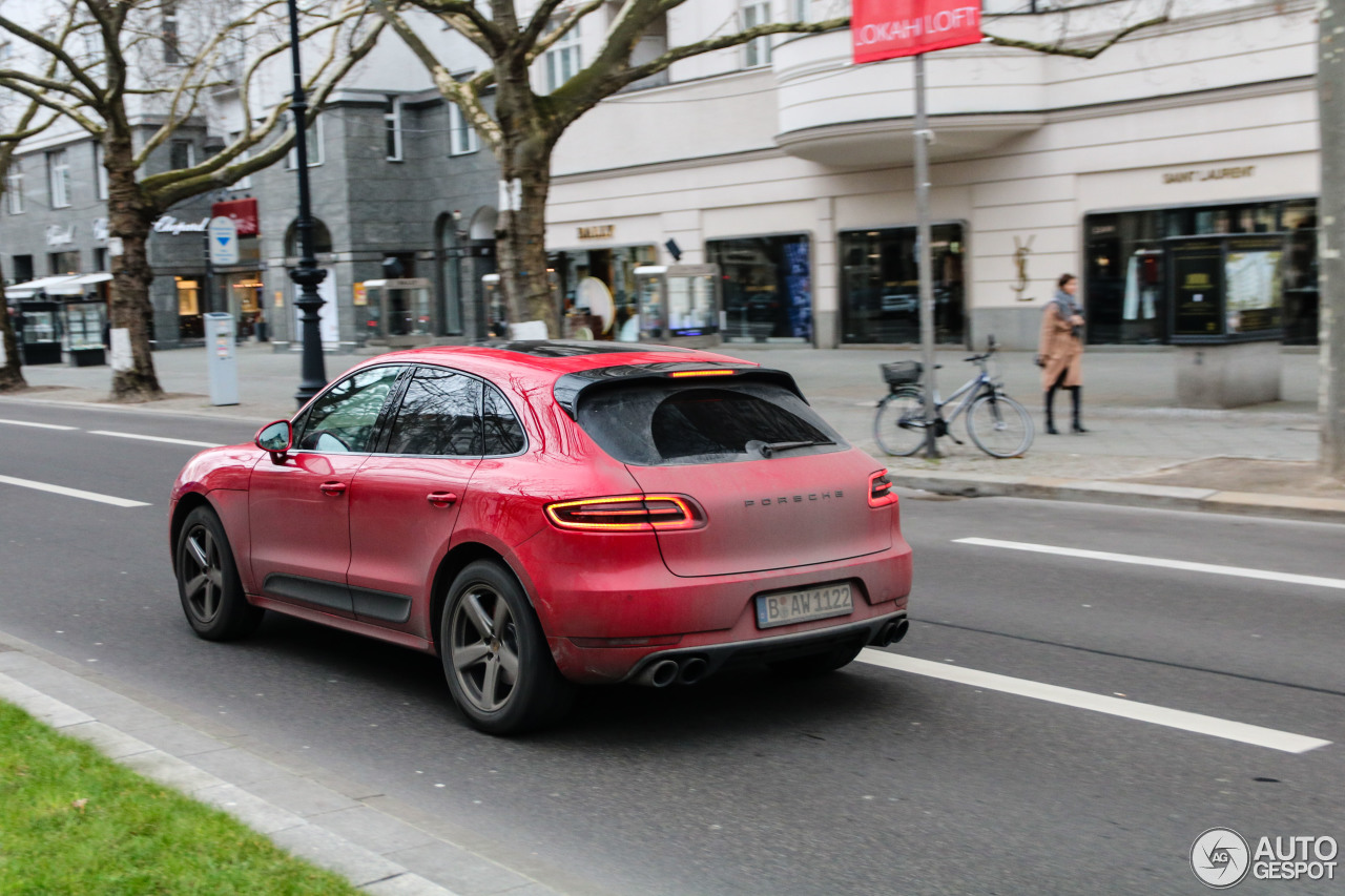 Porsche 95B Macan GTS