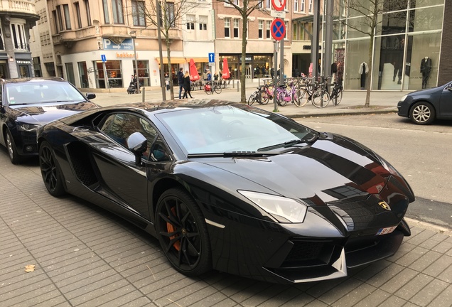 Lamborghini Aventador LP700-4