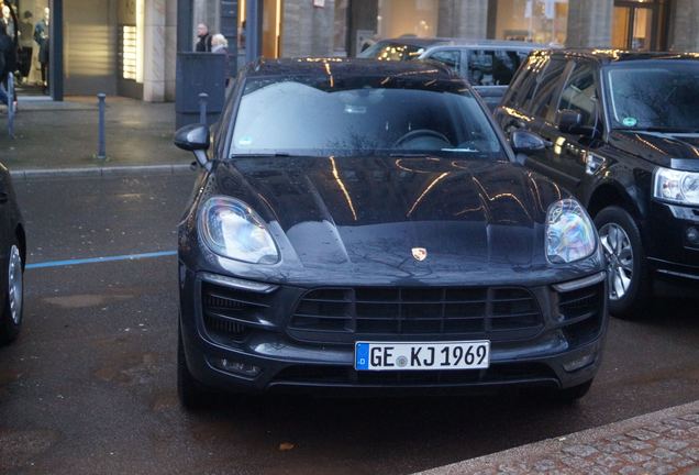 Porsche 95B Macan GTS