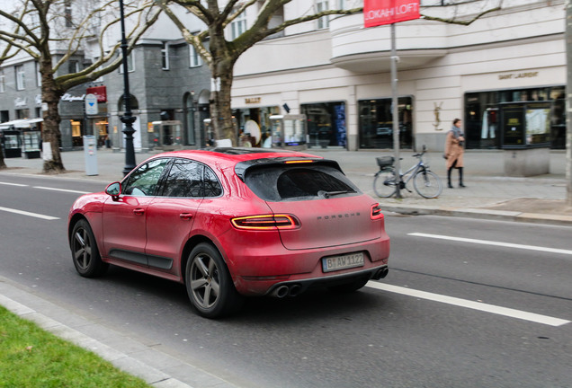 Porsche 95B Macan GTS