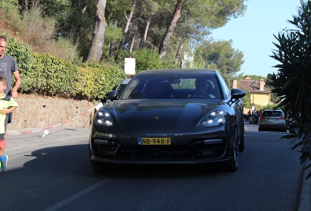 Porsche 971 Panamera Turbo