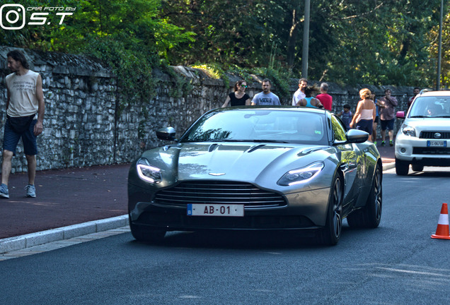 Aston Martin DB11