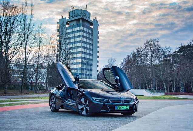 BMW i8