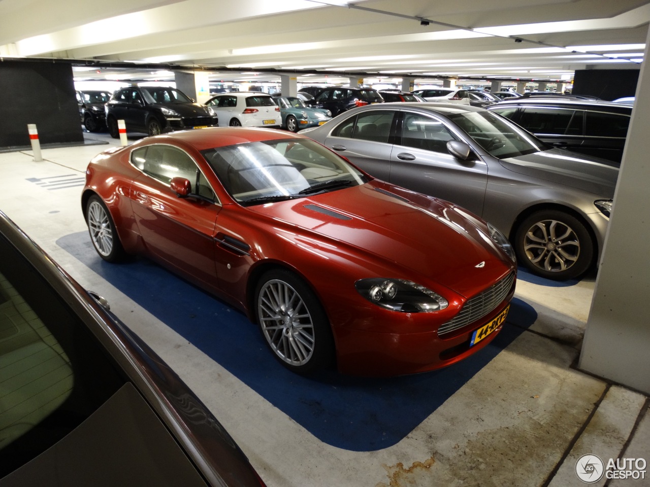 Aston Martin V8 Vantage