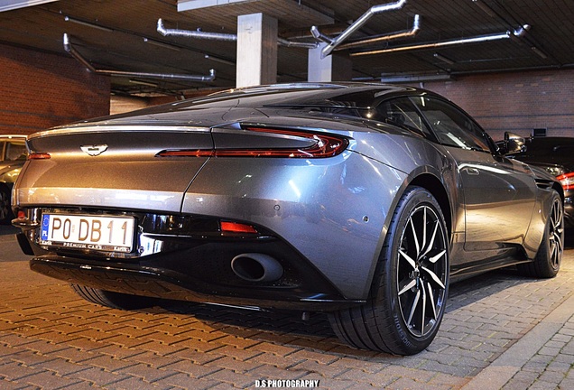 Aston Martin DB11