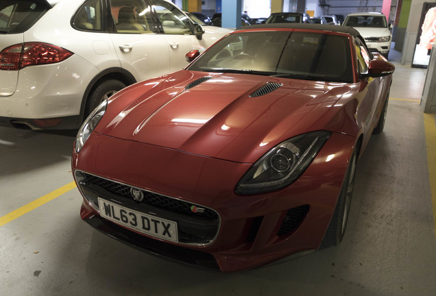 Jaguar F-TYPE S Convertible