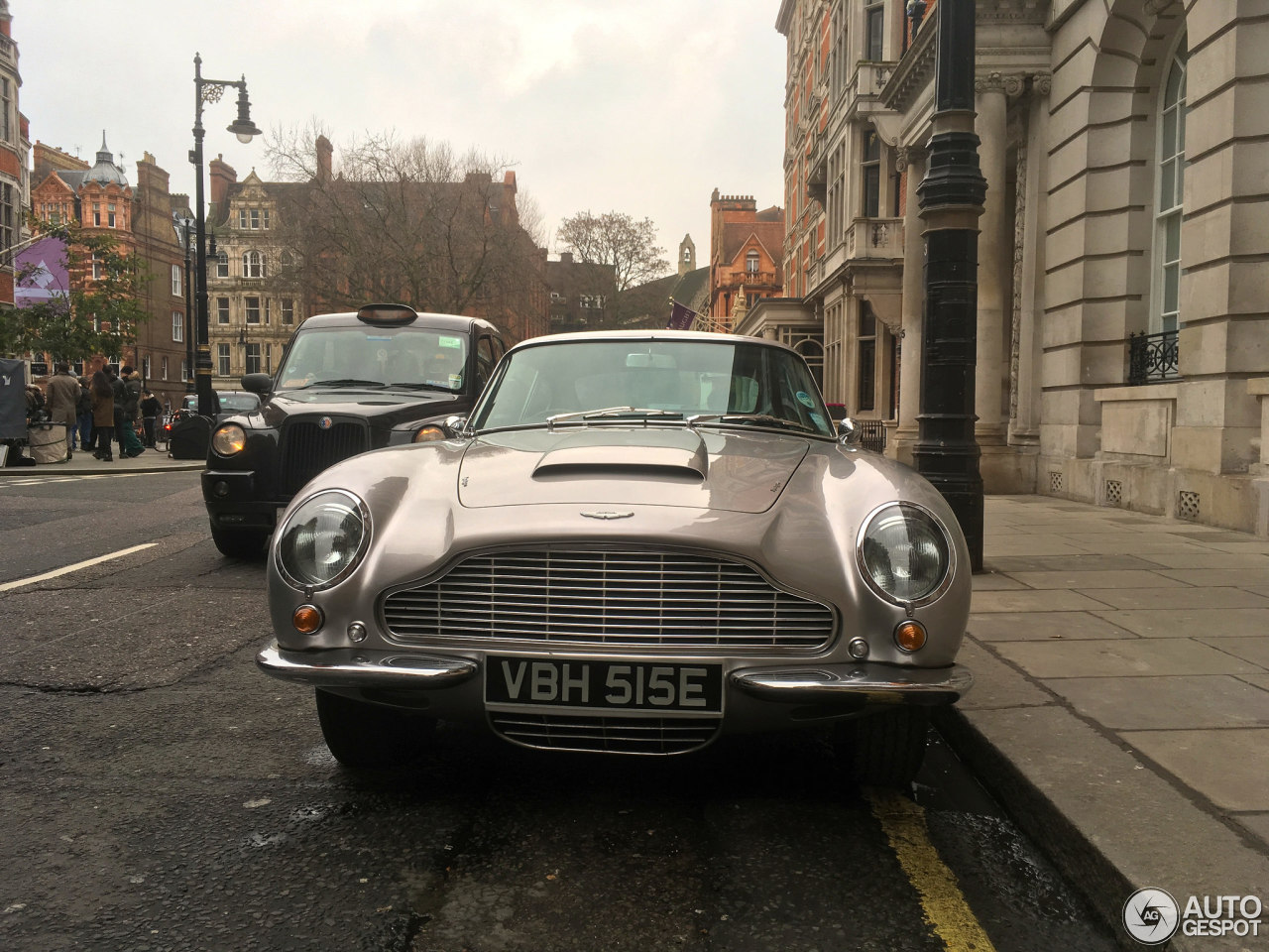 Aston Martin DB6 MKI