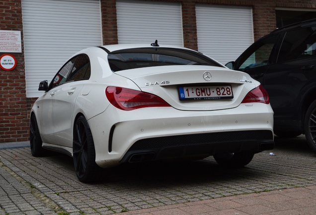 Mercedes-Benz CLA 45 AMG C117