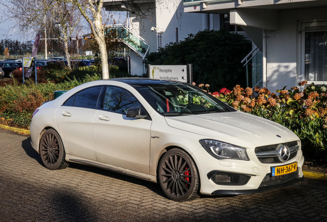 Mercedes-Benz CLA 45 AMG C117